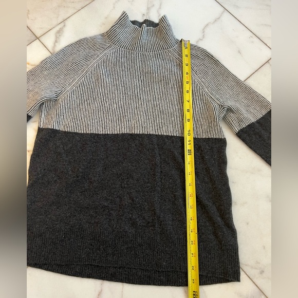 Summersalt cashmere joggers and sweater set - Picture 8 of 13